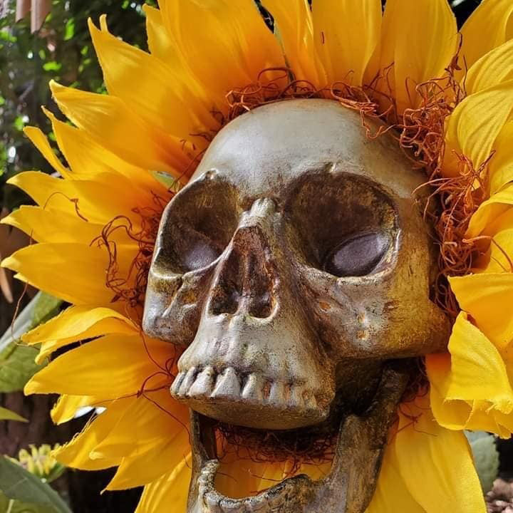 Halloween DIY Sunflower Skull Decor